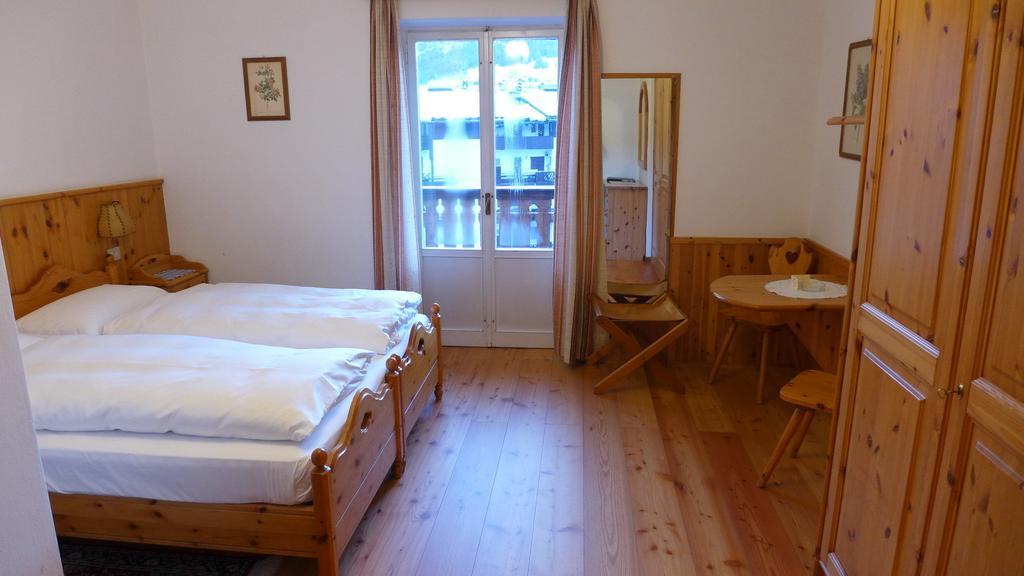 Hotel Bellaria - Кортина-д'Ампеццо Номер фото
